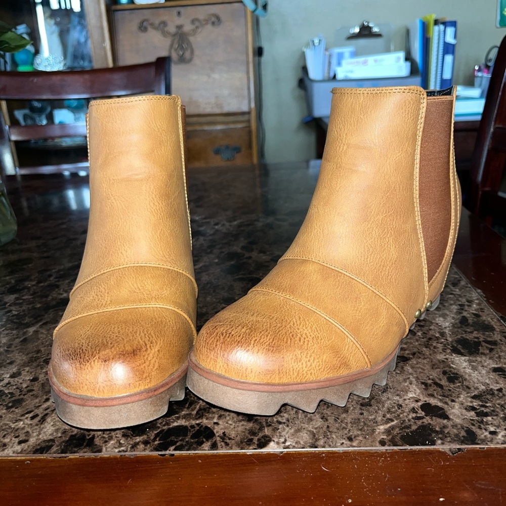 Women’s shoes